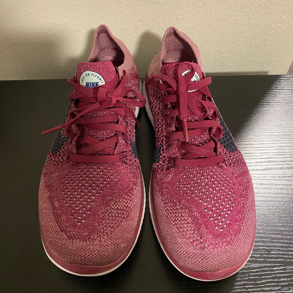 NIKE FLYKNIT